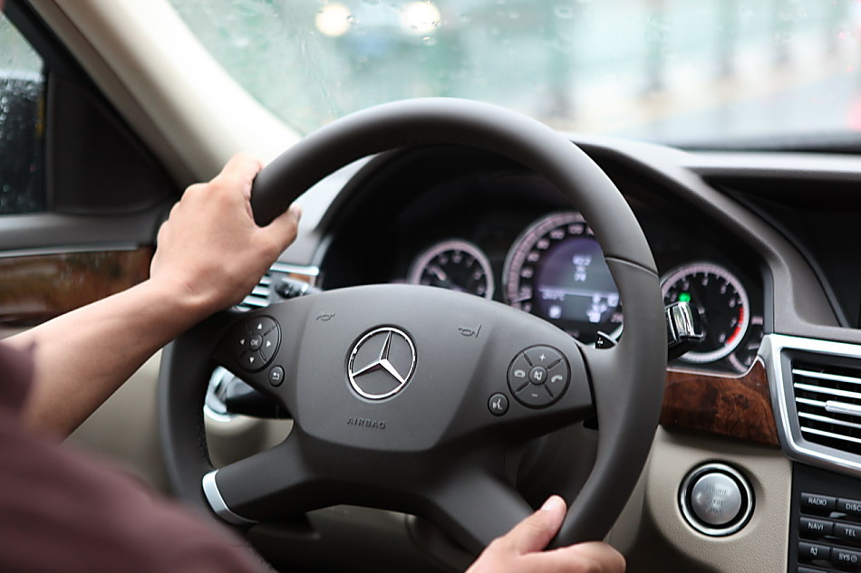 全新一代E300内饰图片