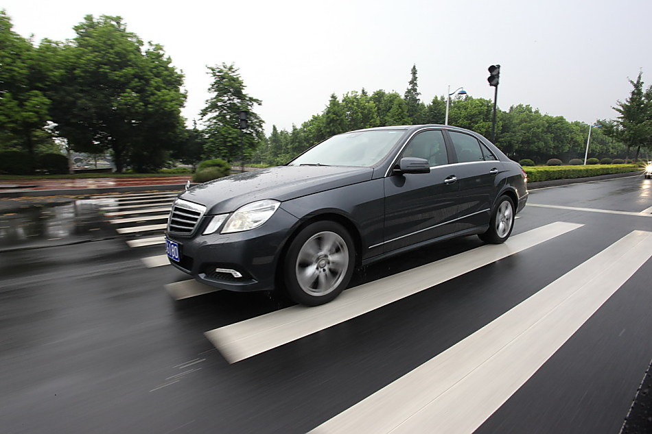 全新一代E300外观图片