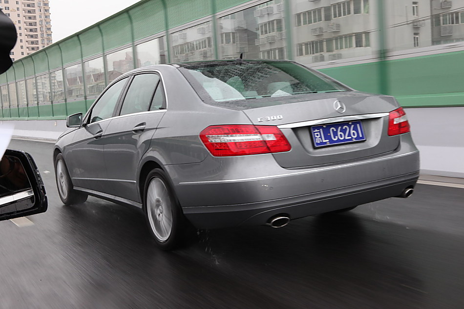 全新一代E300外观图片
