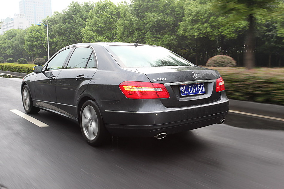 全新一代E300外观图片
