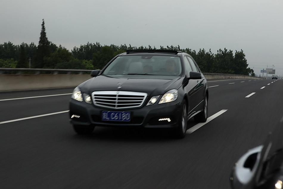 全新一代E300外观图片