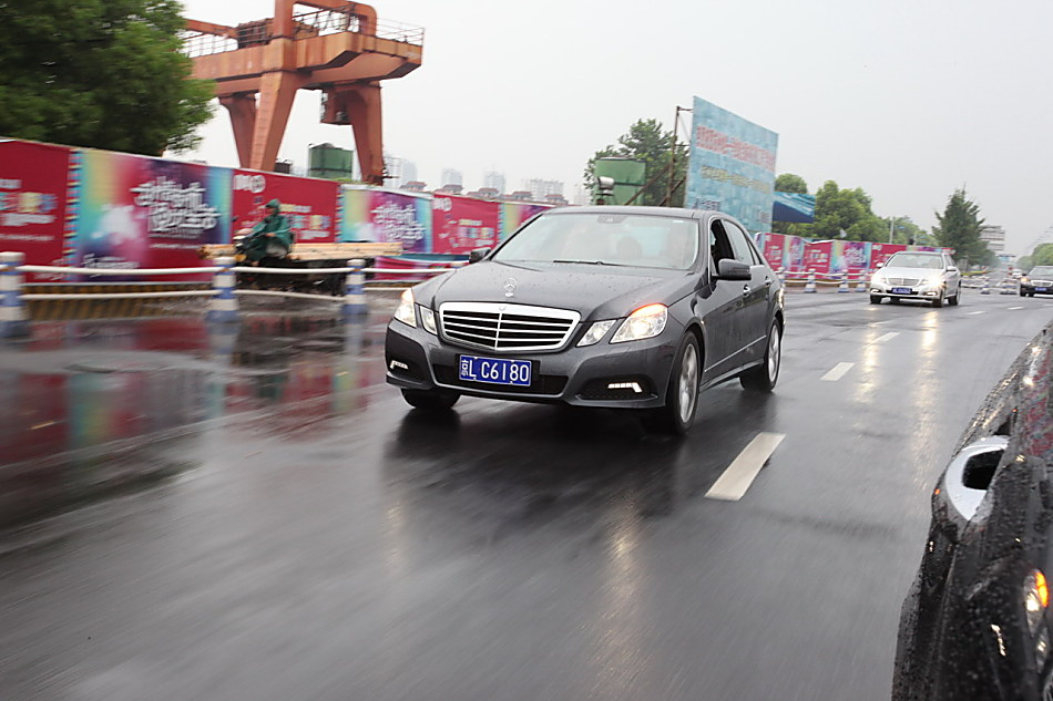 全新一代E300外观图片