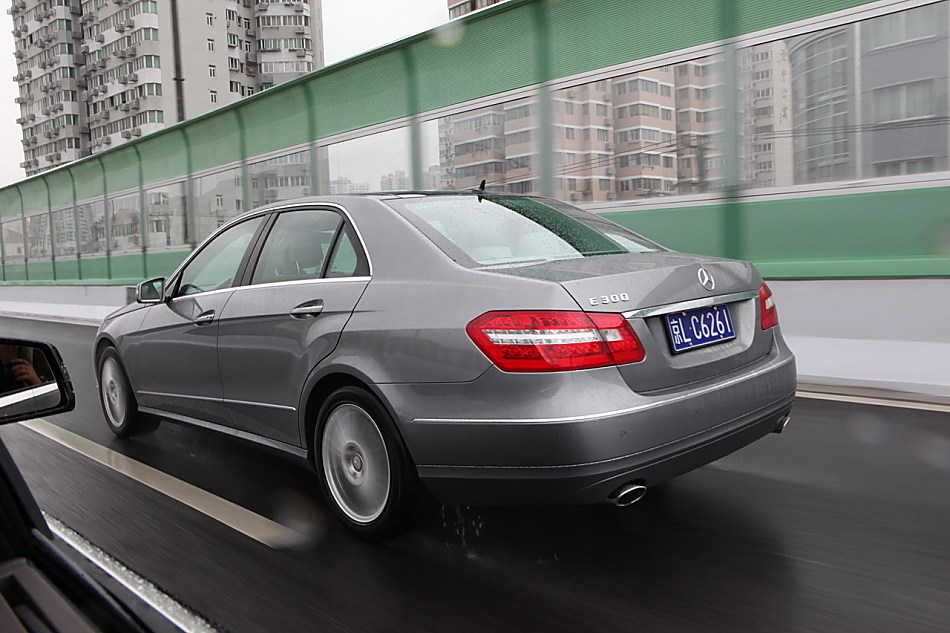 全新一代E300外观图片