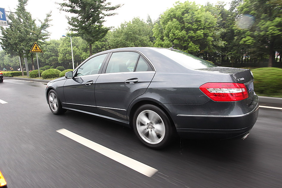 全新一代E300外观图片