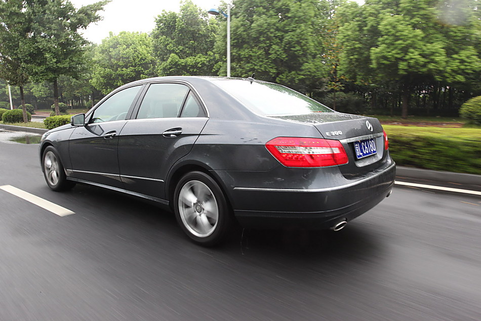 全新一代E300外观图片