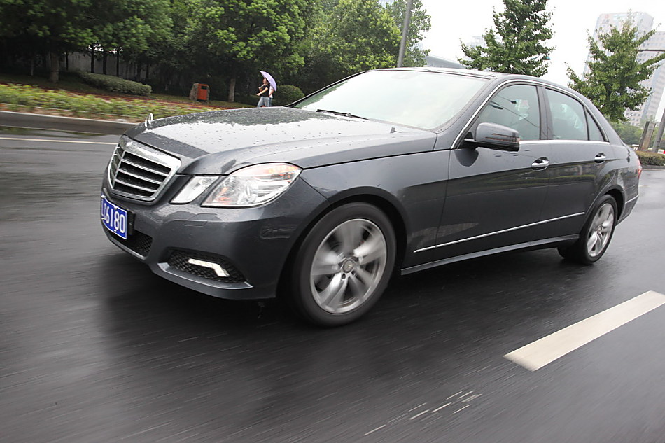 全新一代E300外观图片