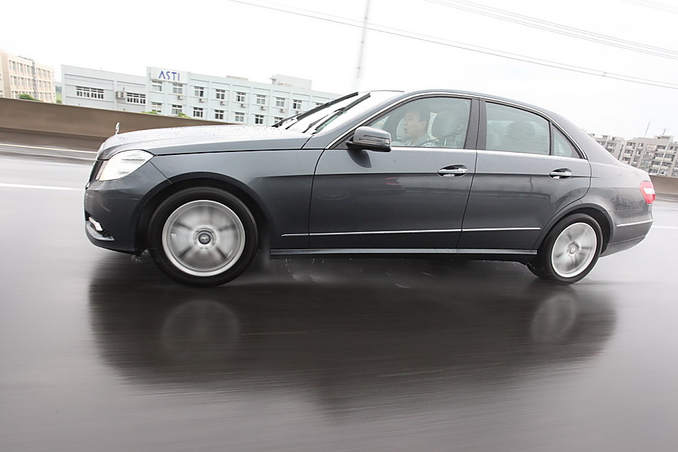 全新一代E300外观图片