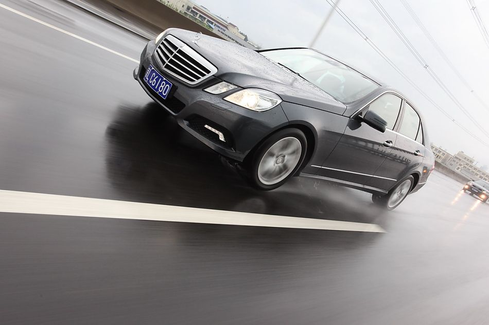 全新一代E300外观图片