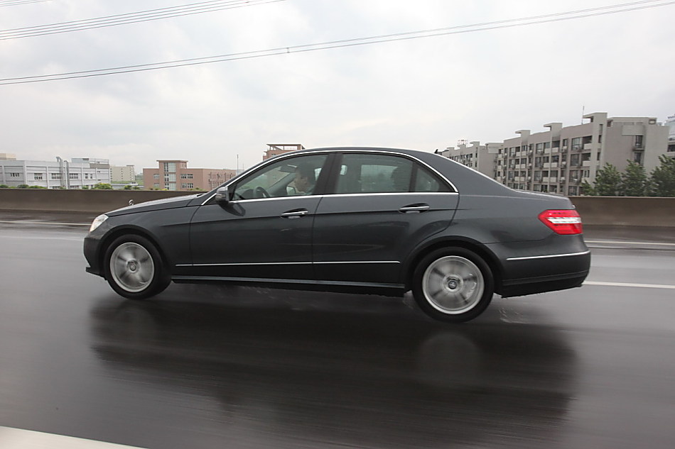 全新一代E300外观图片