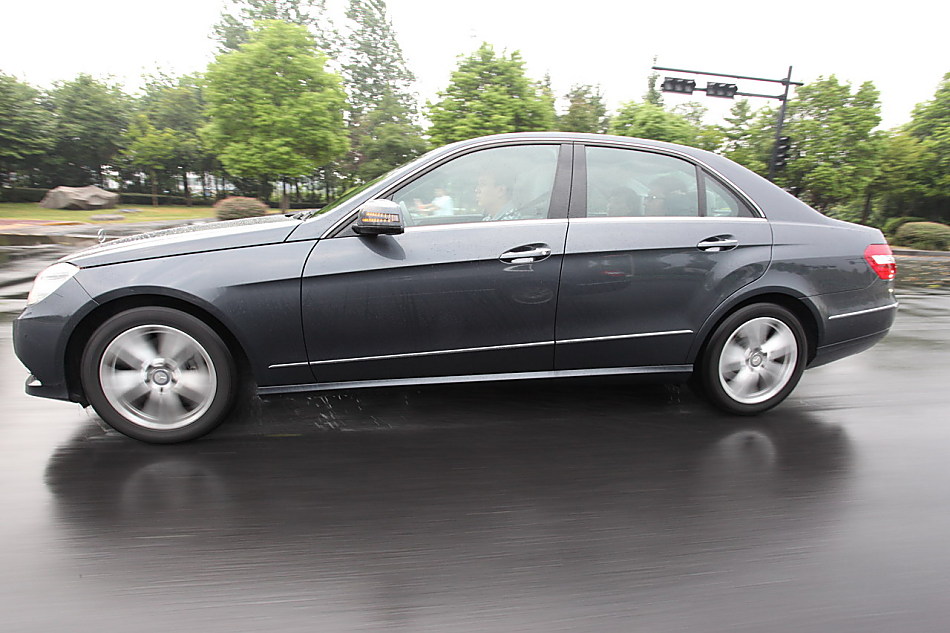 全新一代E300外观图片