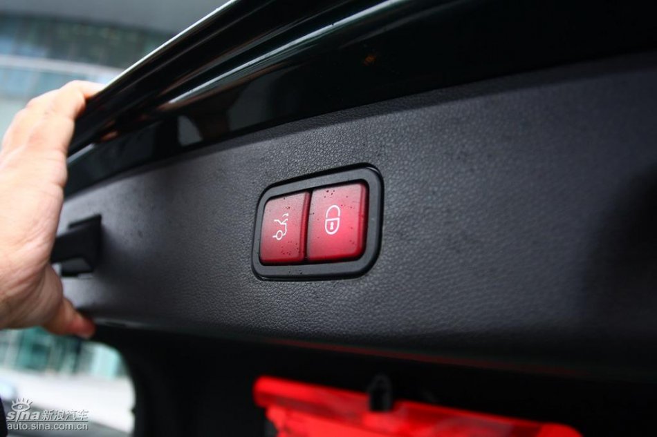 奔驰新E级试驾实拍图其他