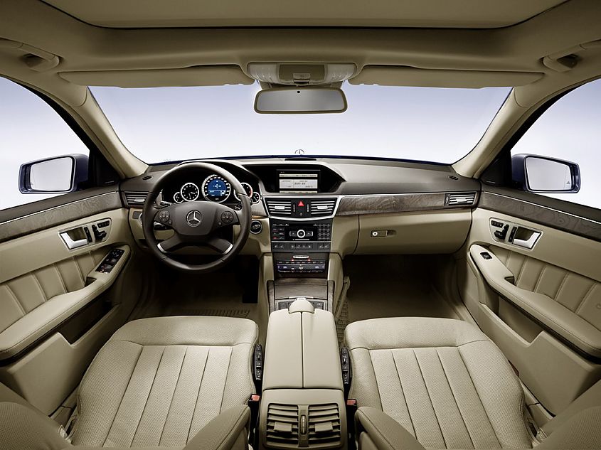 奔驰新E级官方资料图内饰