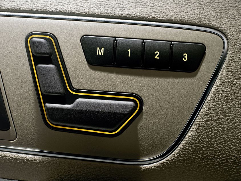 奔驰新E级官方资料图内饰