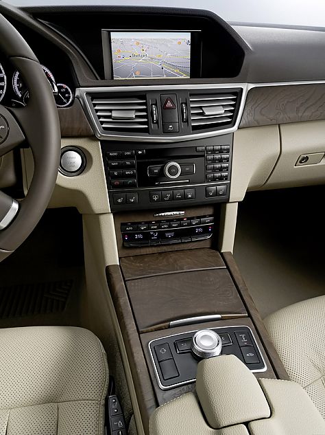 奔驰新E级官方资料图内饰