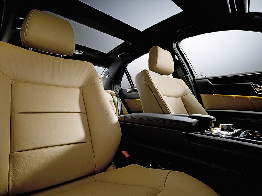 奔驰新E级官方资料图内饰