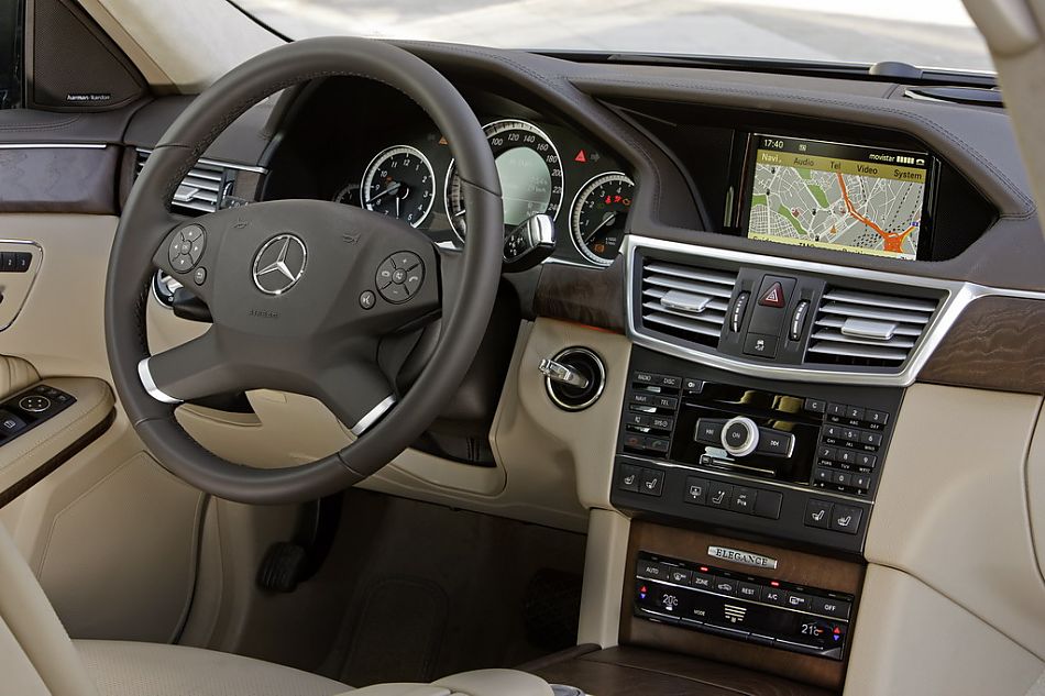 奔驰新E级官方资料图内饰