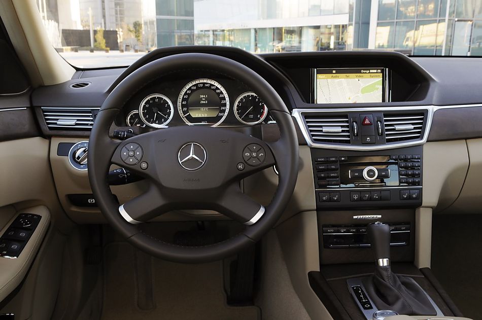 奔驰新E级官方资料图内饰