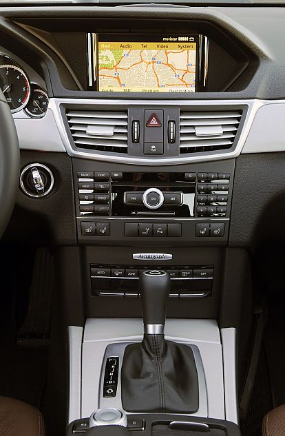 奔驰新E级官方资料图内饰