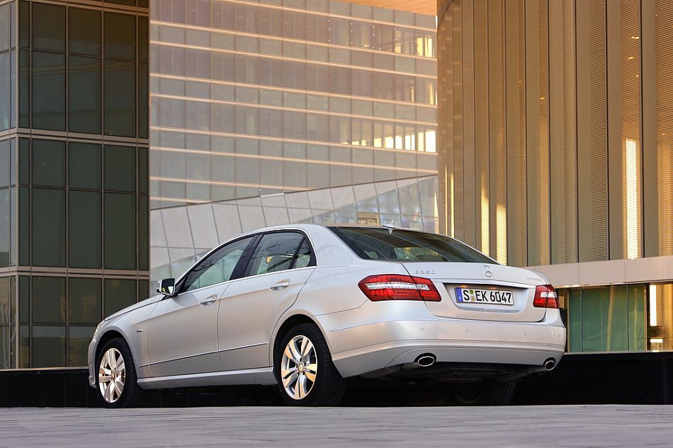 奔驰新E级官方资料图内饰