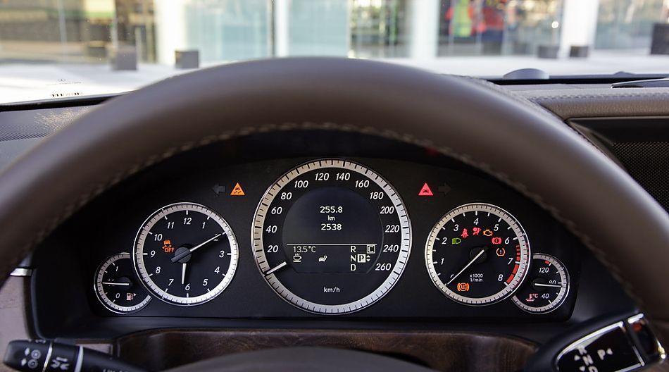 奔驰新E级官方资料图内饰