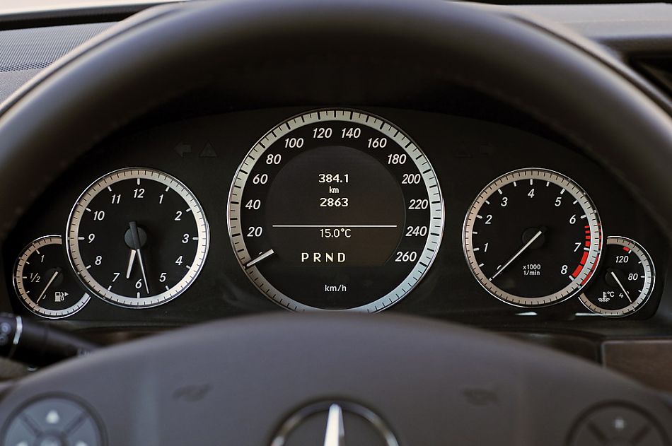 奔驰新E级官方资料图内饰