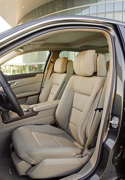 奔驰新E级官方资料图内饰