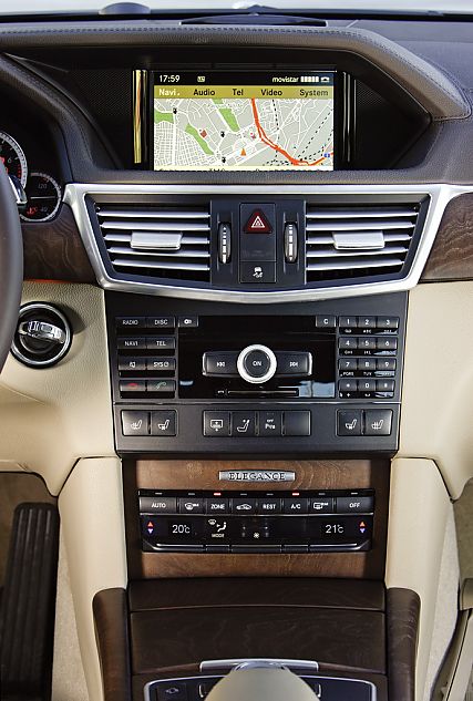 奔驰新E级官方资料图内饰