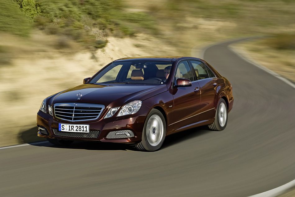 奔驰新E级官方资料图外观