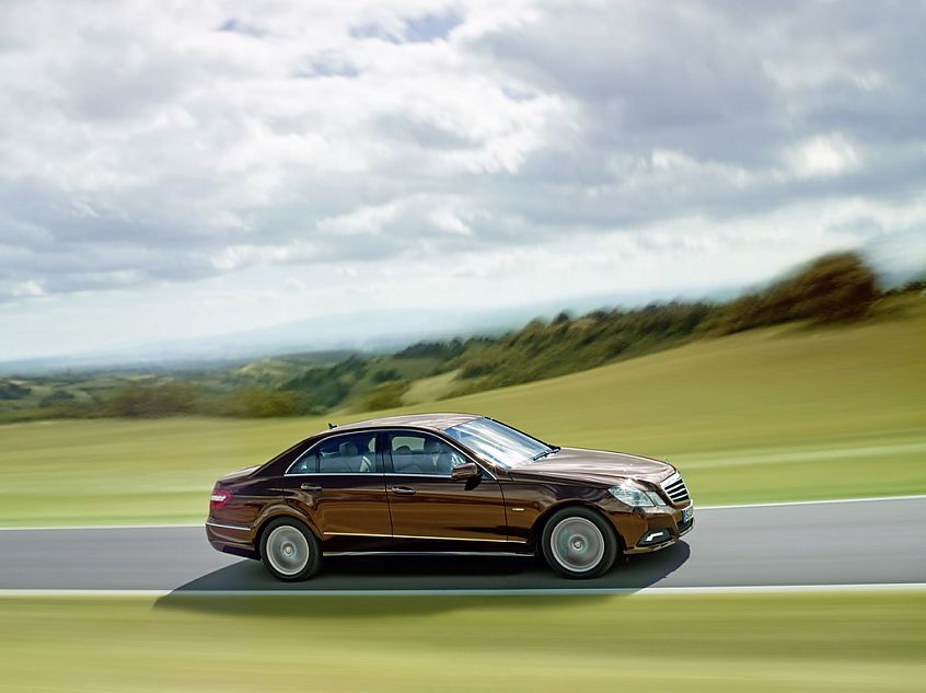 奔驰新E级官方资料图外观