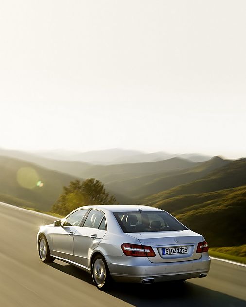 奔驰新E级官方资料图外观