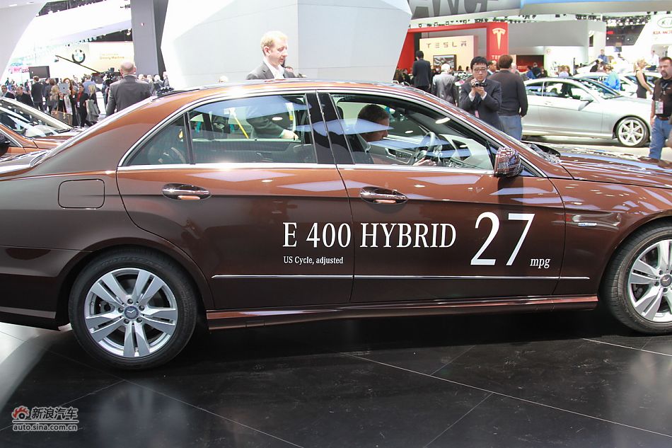 奔驰E400混动