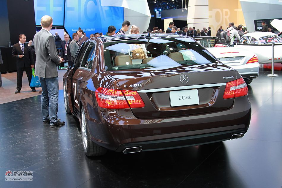 奔驰E400混动