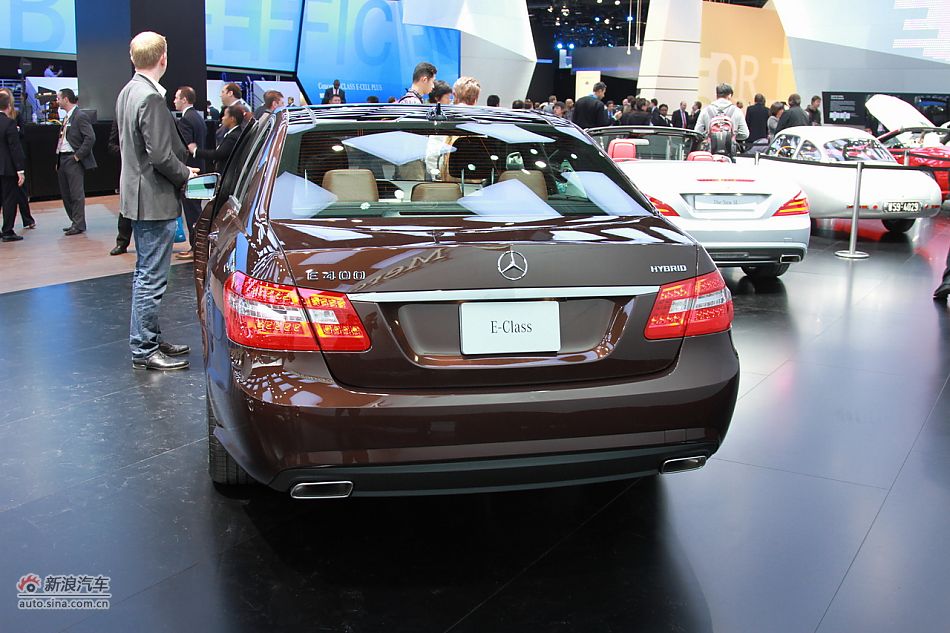 奔驰E400混动