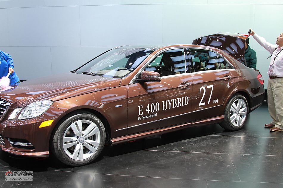 奔驰E400混动