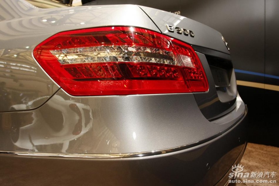 奔驰新E级