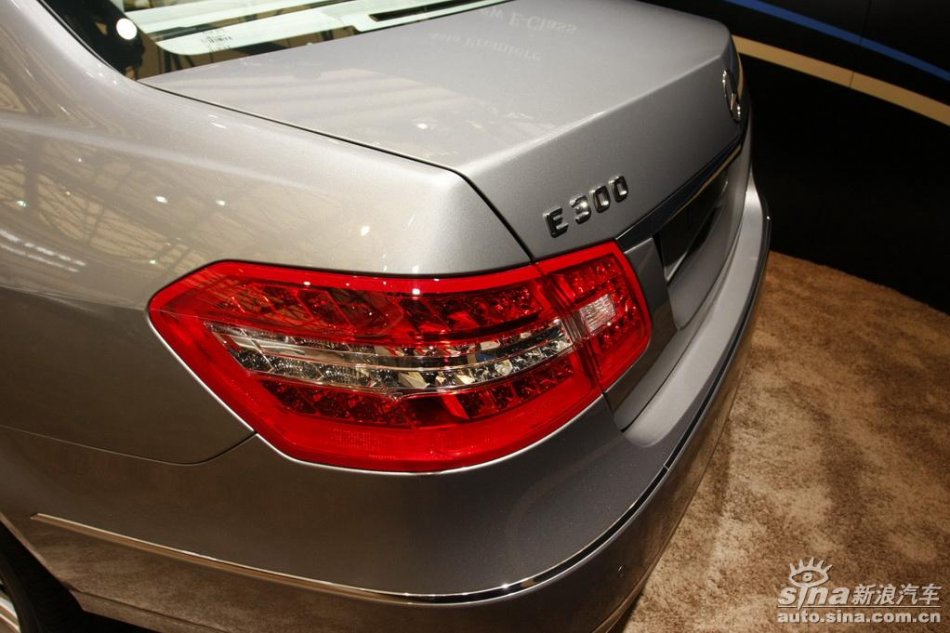 奔驰新E级