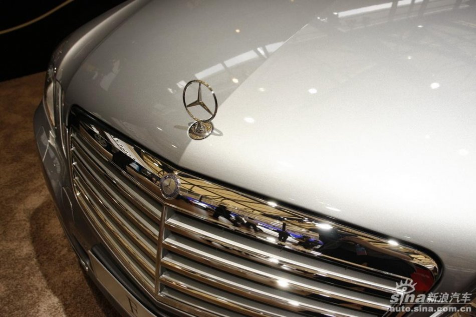 奔驰新E级