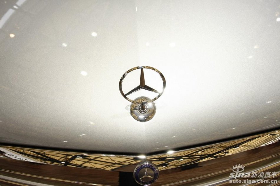 奔驰新E级