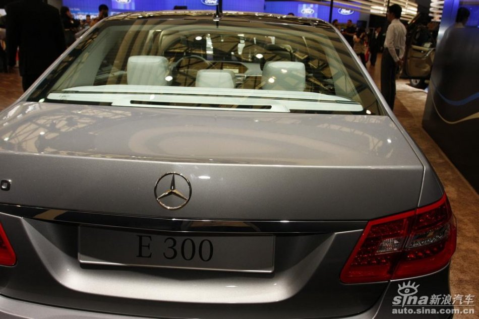 奔驰新E级