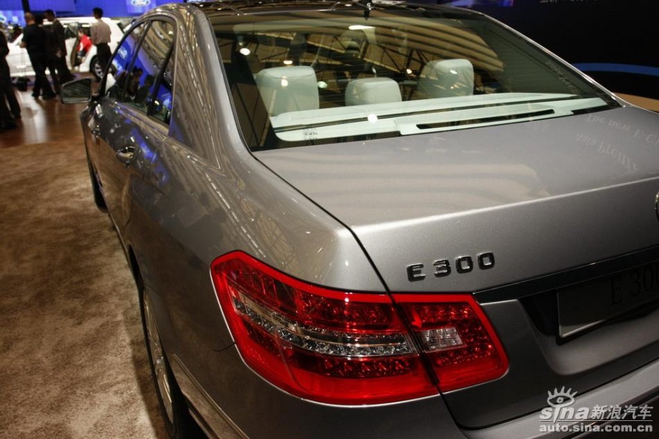 奔驰新E级