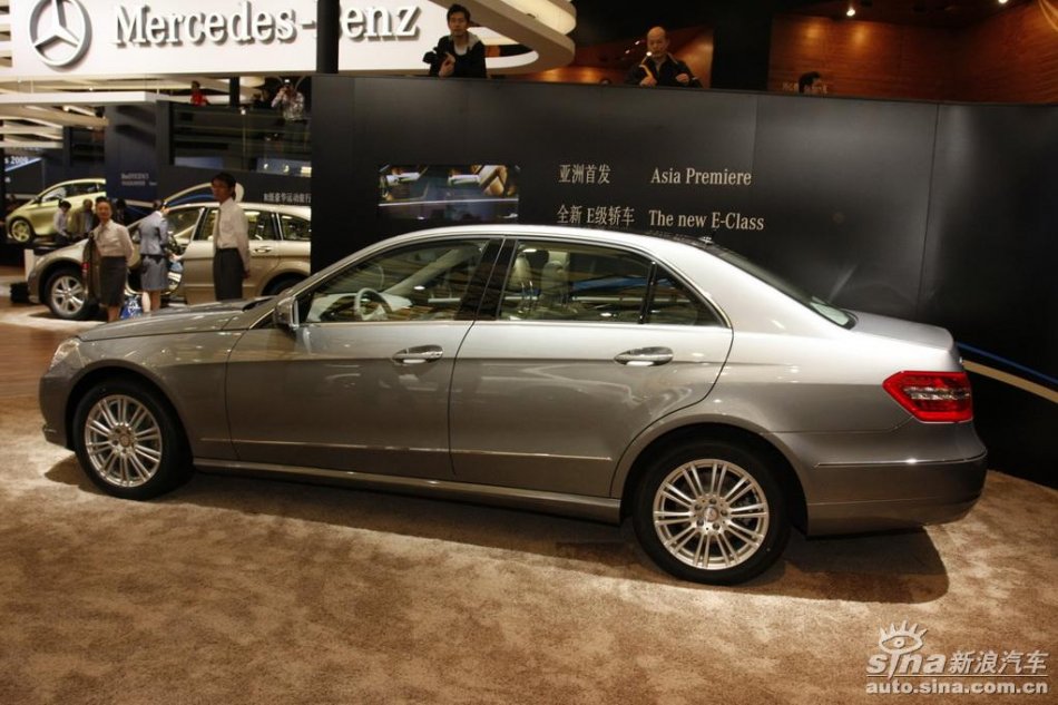 奔驰新E级