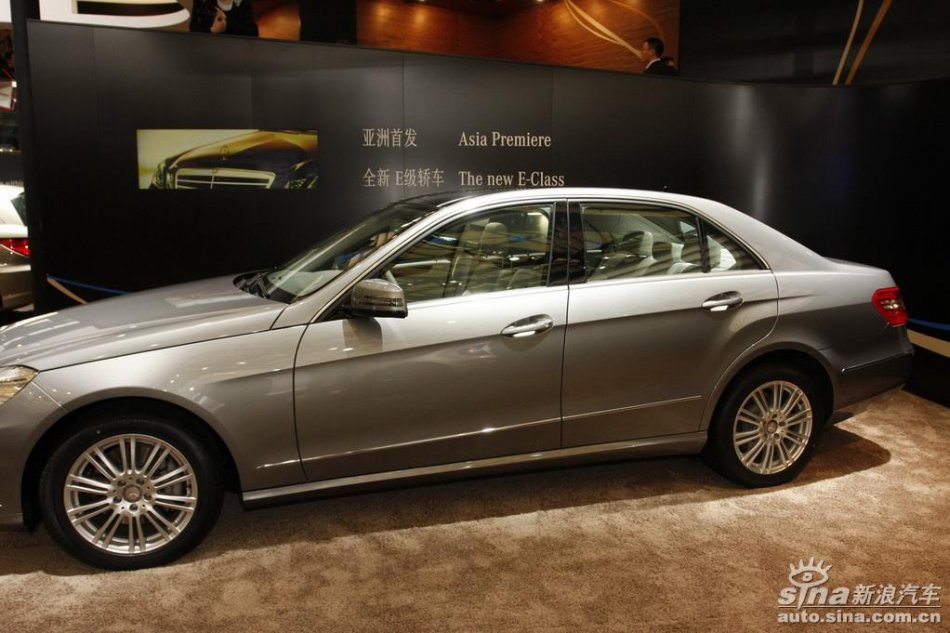 奔驰新E级