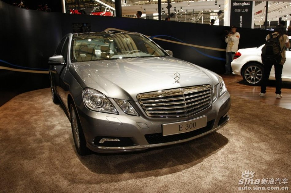 奔驰新E级