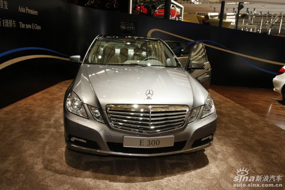 奔驰新E级