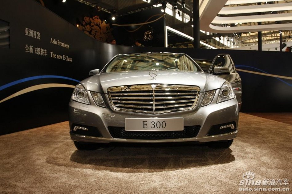 奔驰新E级