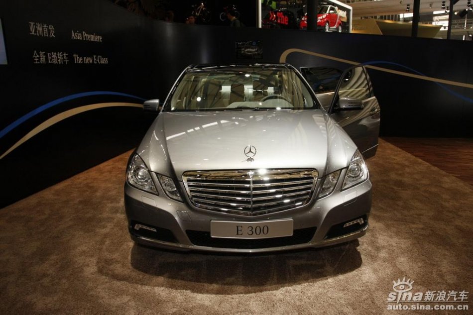 奔驰新E级