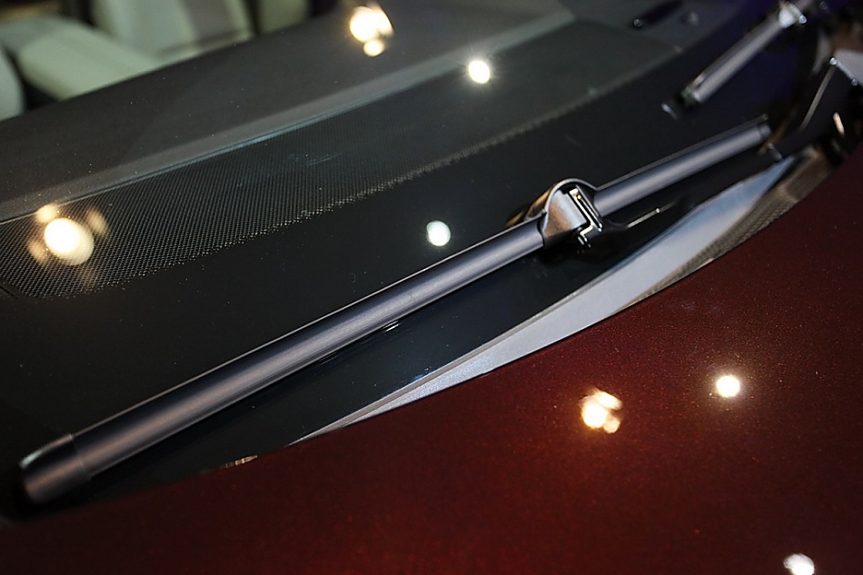 梅赛德斯-奔驰新E系轿车内饰