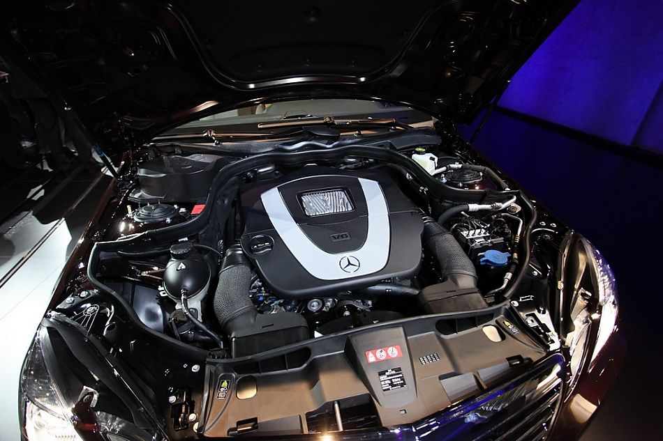 梅赛德斯-奔驰新E系轿车内饰