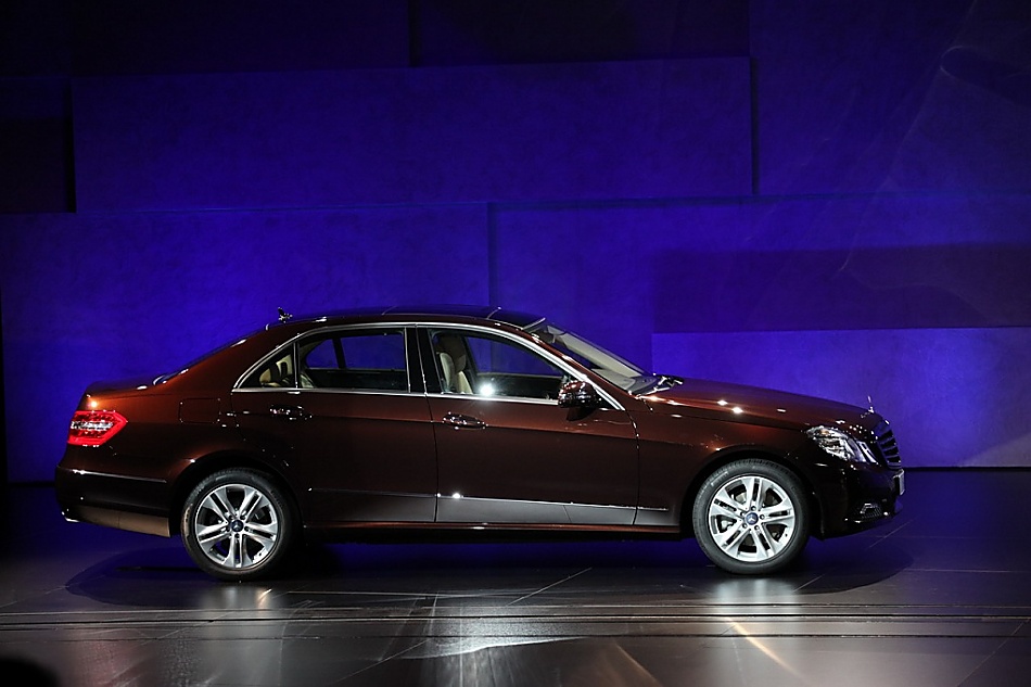 梅赛德斯-奔驰新E系轿车外观