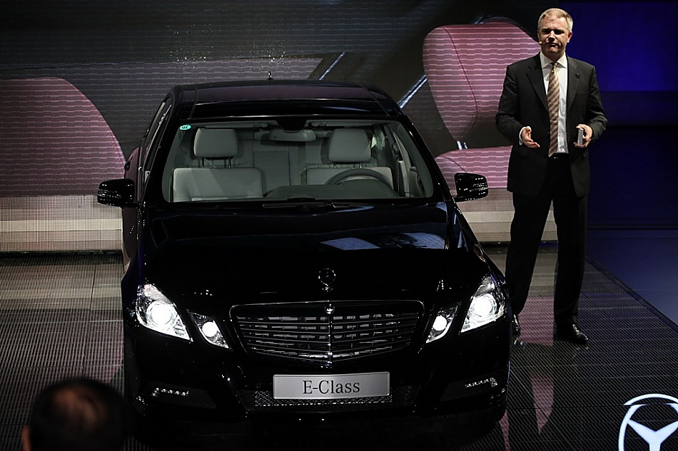 梅赛德斯-奔驰新E系轿车外观